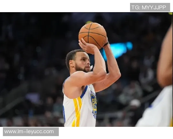 库里37岁302天创纪录单场至少25分10助攻并命中5个三分球成为最年长后卫 库里37岁302天创纪录单场至少25分10助攻并命中5个三分球成为最年长后卫