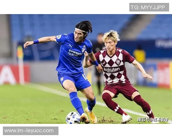 广岛三箭在J联赛杯决赛中以3-1战胜柏太阳神夺得队史第二冠吸引62466人观战